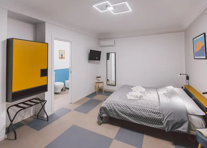 Double Bedroom Apartment Across Ortigia