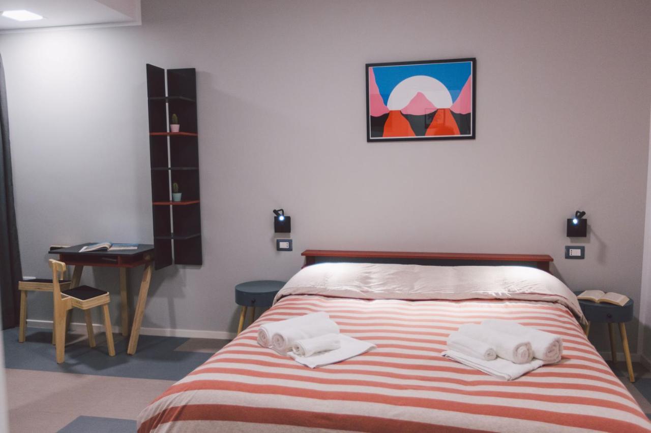 Double Bedroom Across Ortigia *