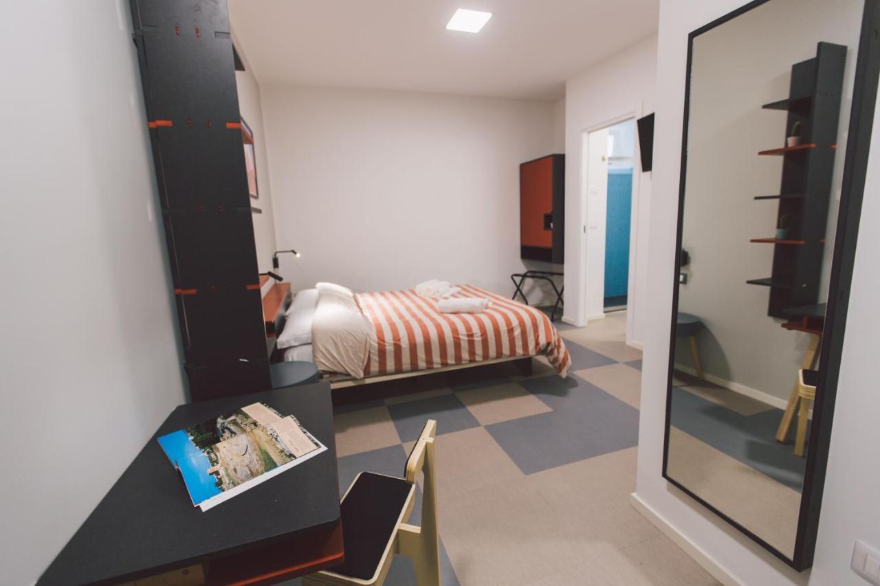 Double Bedroom Across Ortigia Apartment