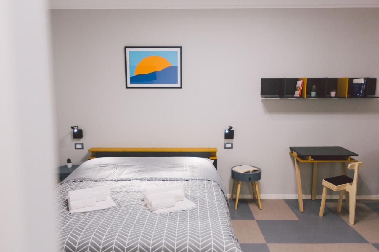 Apartment Double Bedroom Across Ortigia Syrakus